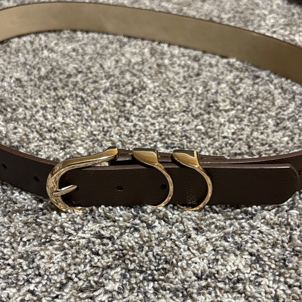 Elegant Brown Leather Vince Camuto Belt with Gold Buckle